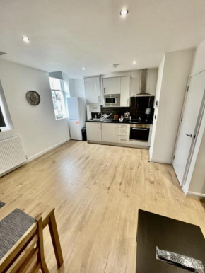 Brand New 1 Bed Flat for 4 ppl in Central London